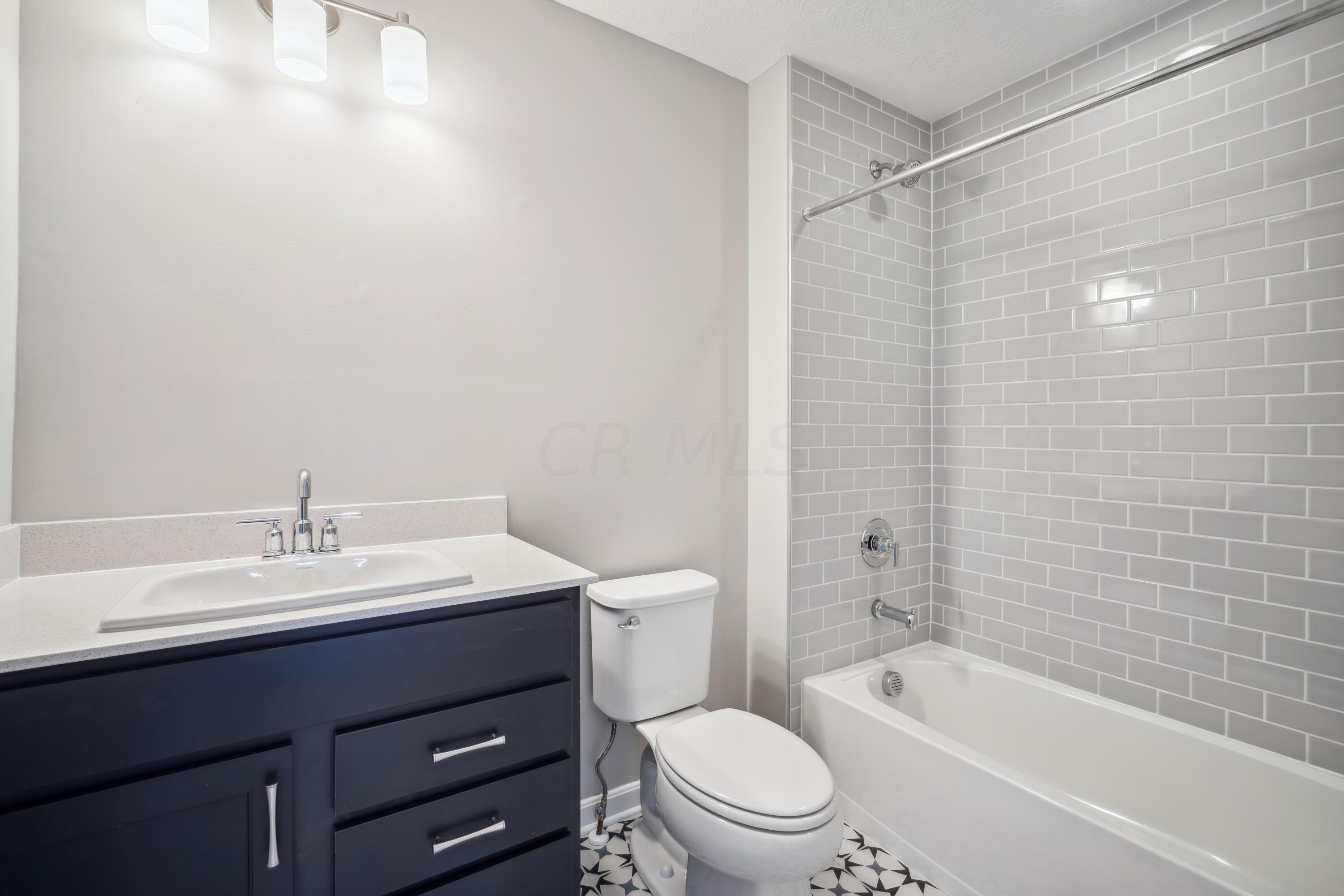 3336 Logsdon Loop Delaware, OH 43015 - Photo 24 of 39 Bathroom