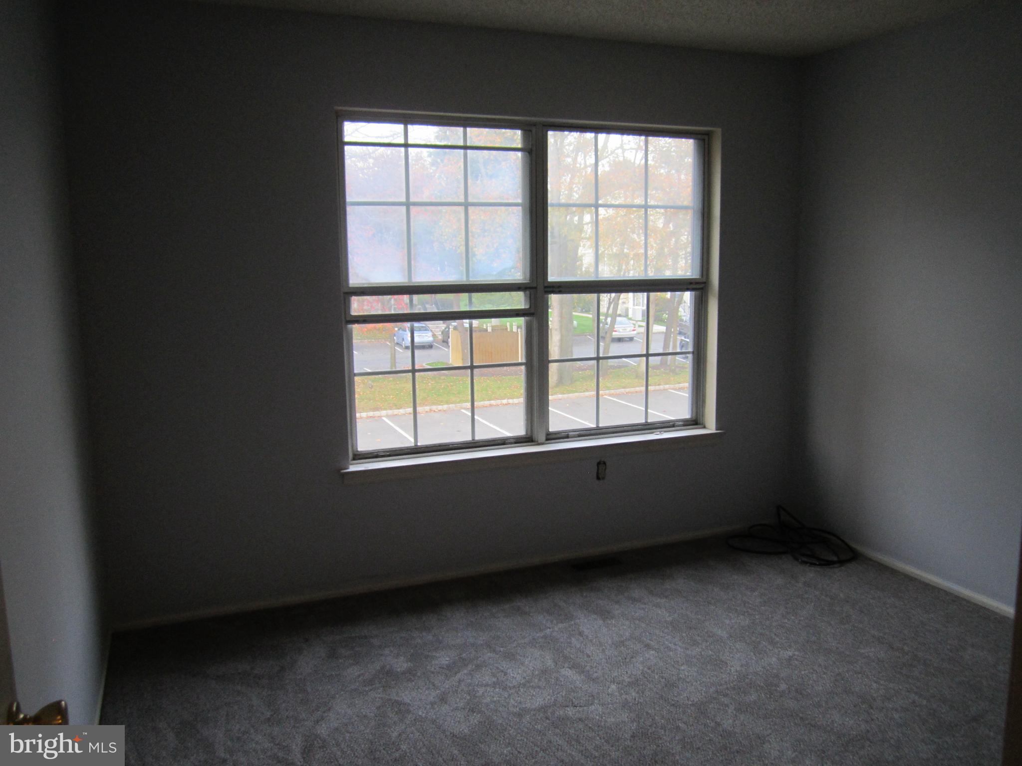 92 Versailles Court Hamilton, NJ 08619 - Photo 14 of 28