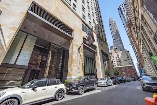 $1,850,000 | 20 Pine Street, Unit 2907 | Financial District