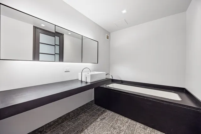 $1,850,000 | 20 Pine Street, Unit 2907 | Financial District