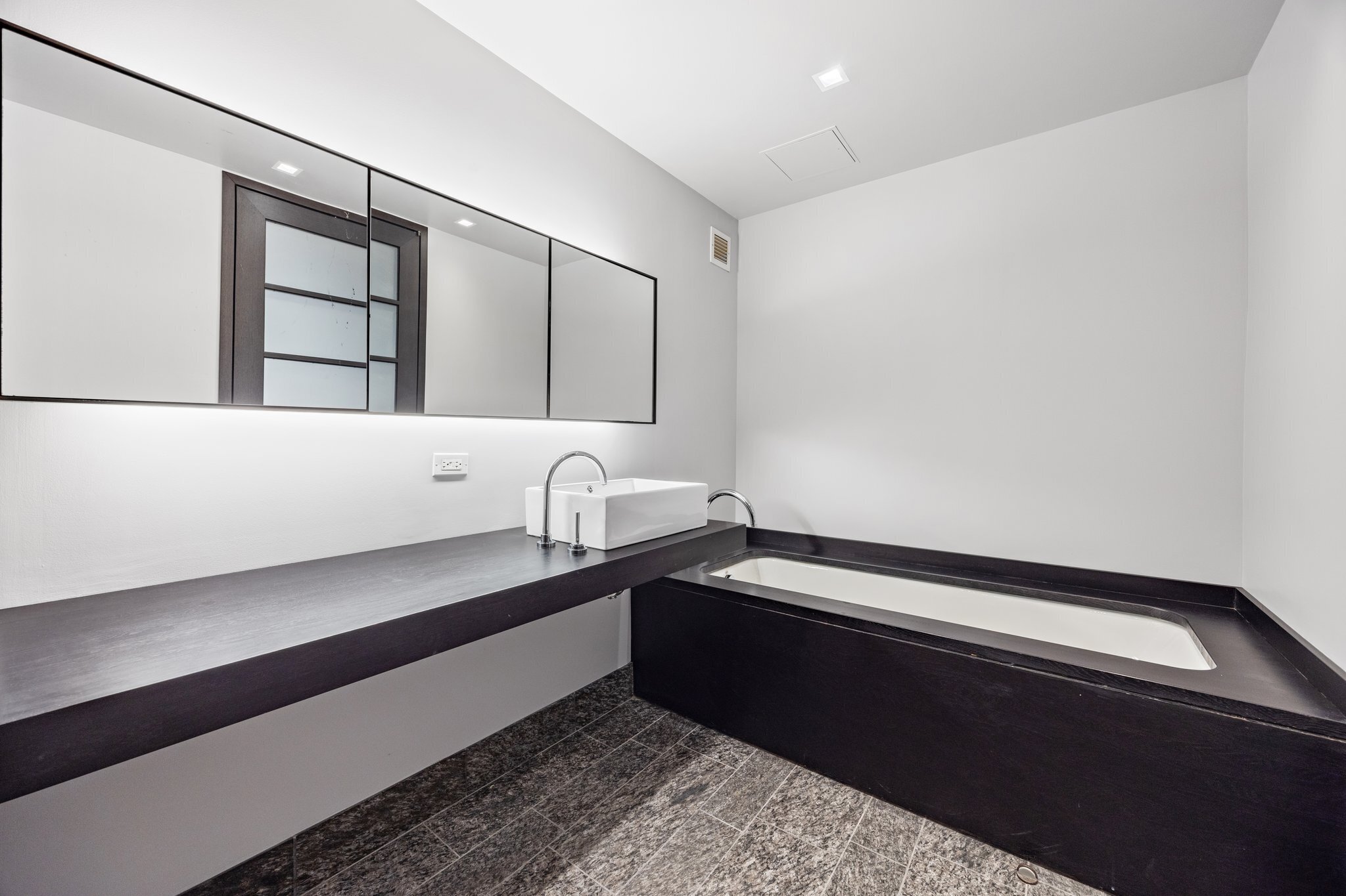 20 Pine Street, Unit 2907 Manhattan, NY 10005 - Photo 5 of 18