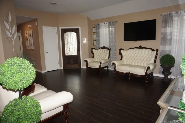 $1,500 | 3518 Alonzo Fields, Converse, TX 78109