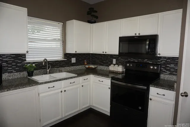 $1,500 | 3518 Alonzo Fields, Converse, TX 78109