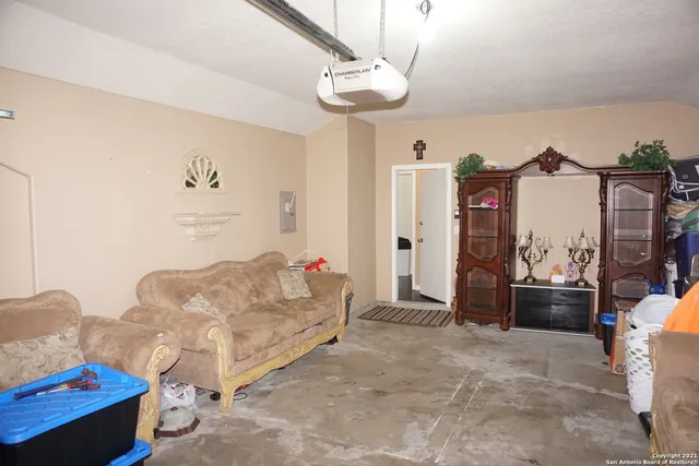 $1,500 | 3518 Alonzo Fields, Converse, TX 78109