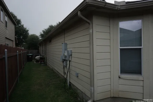 $1,500 | 3518 Alonzo Fields, Converse, TX 78109