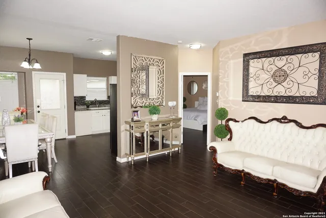 $1,500 | 3518 Alonzo Fields, Converse, TX 78109