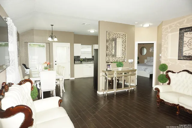 $1,500 | 3518 Alonzo Fields, Converse, TX 78109