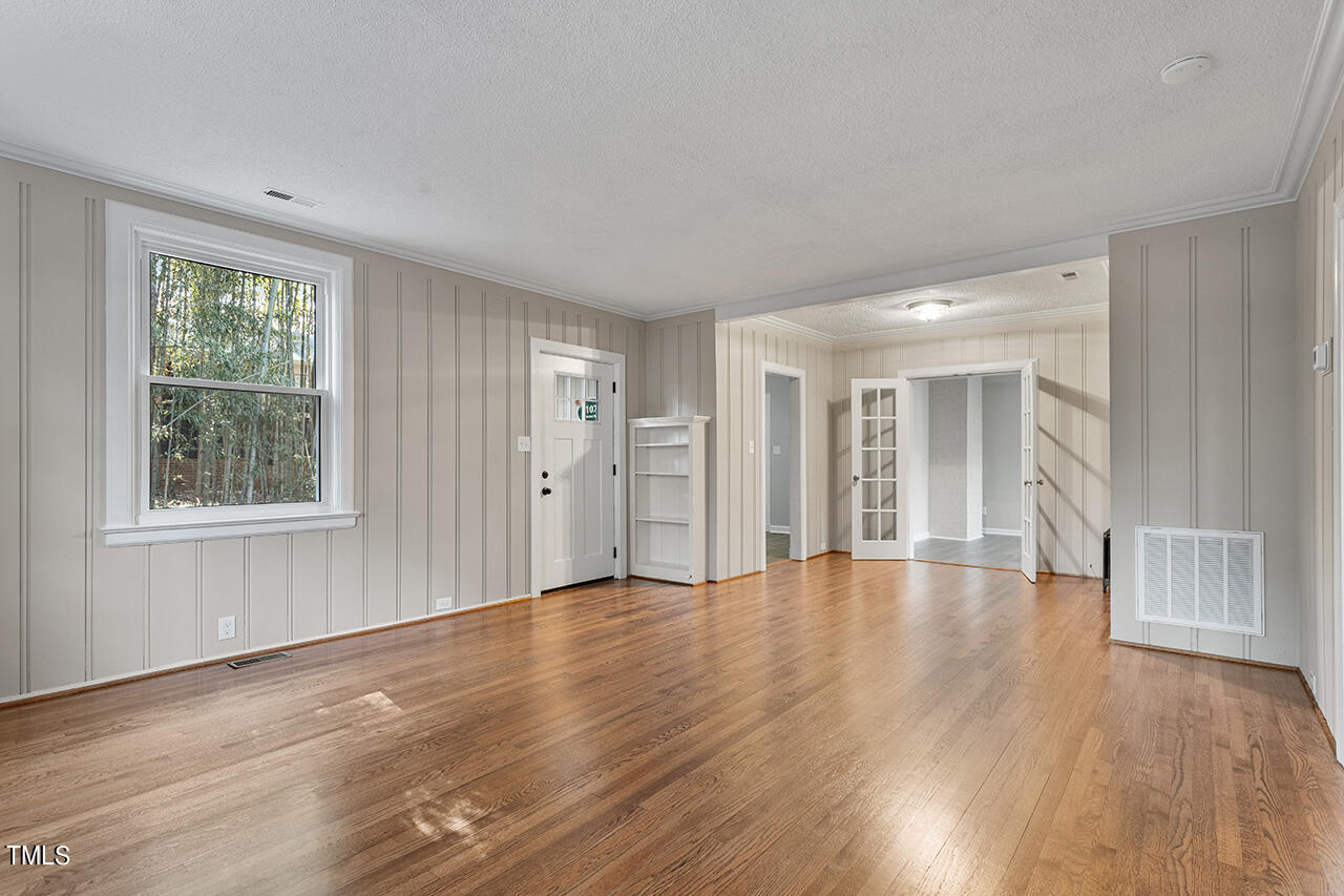 107 Pinecrest Road Durham, NC 27705 - Photo 5 of 39 107 Pinecrest Road