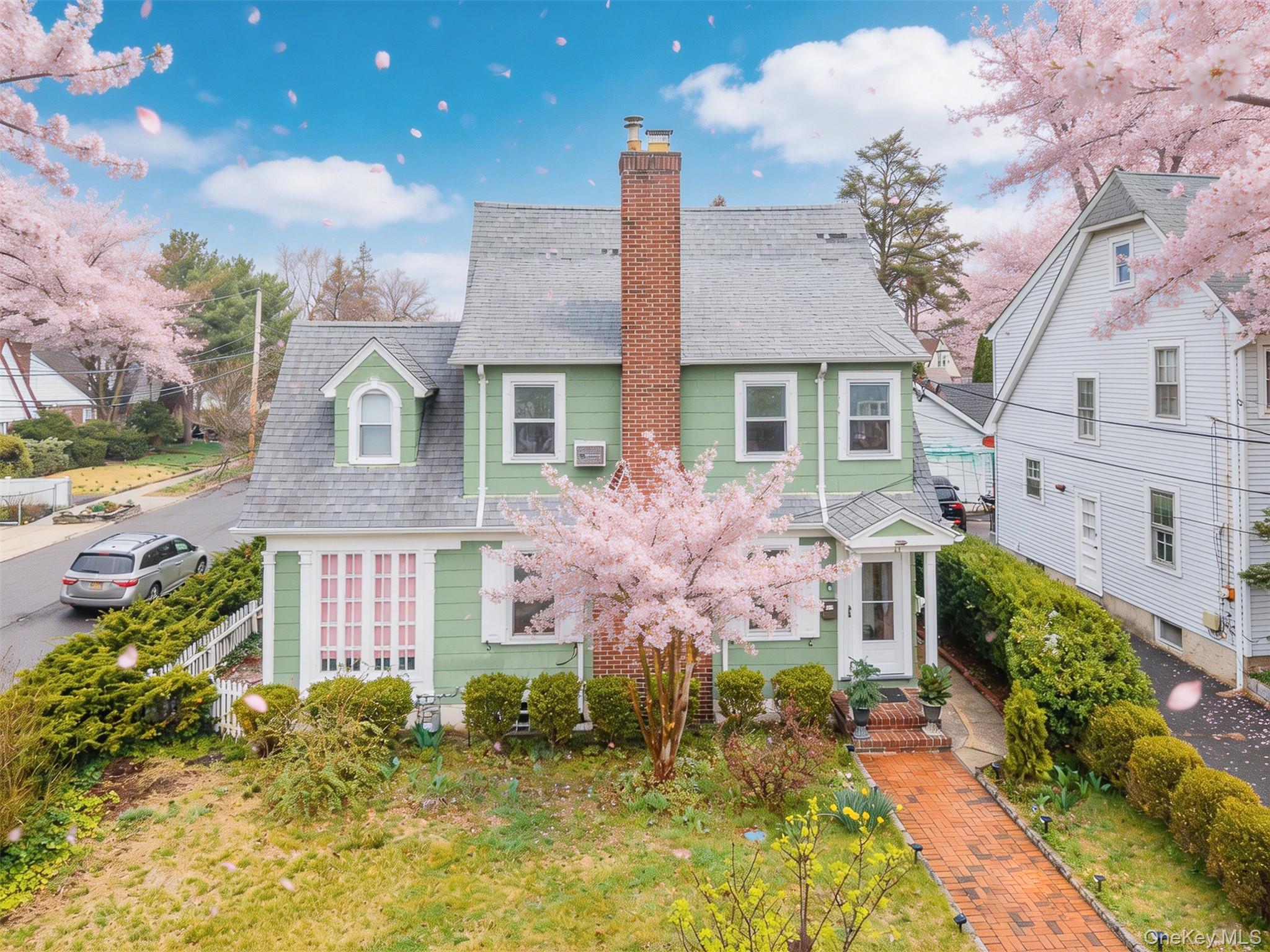 11 Baker Hill Road Great Neck, NY 11023 - Photo 1 of 29