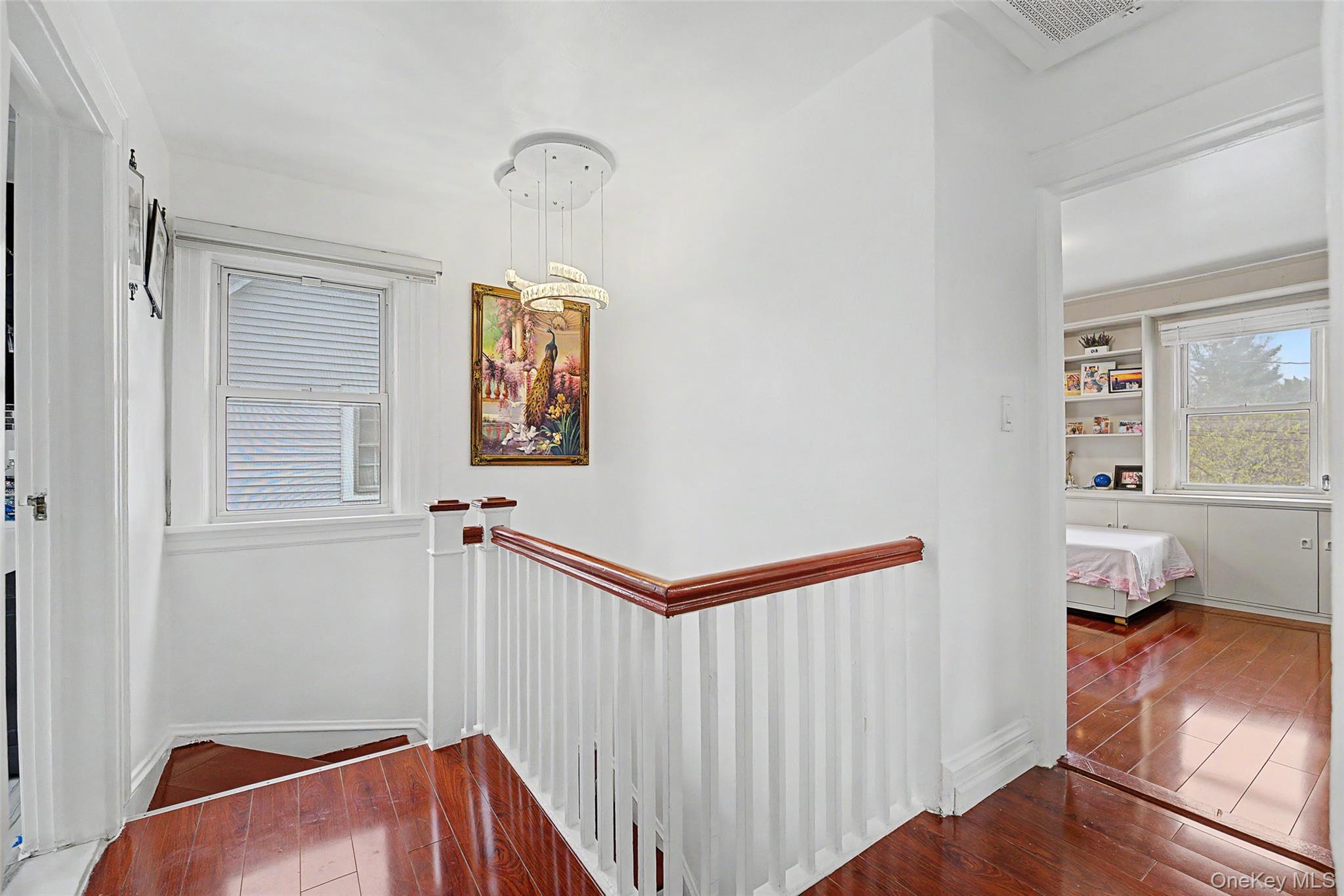 11 Baker Hill Road Great Neck, NY 11023 - Photo 16 of 29