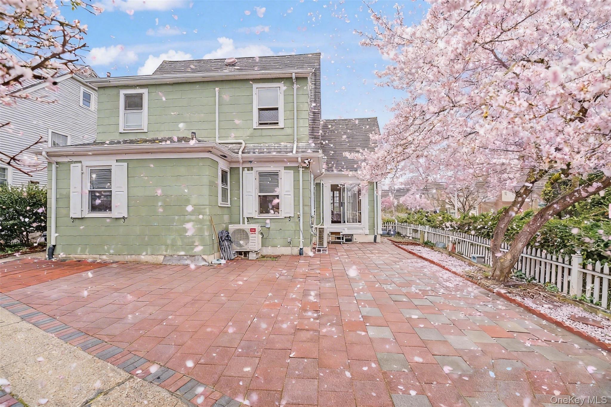 11 Baker Hill Road Great Neck, NY 11023 - Photo 29 of 29