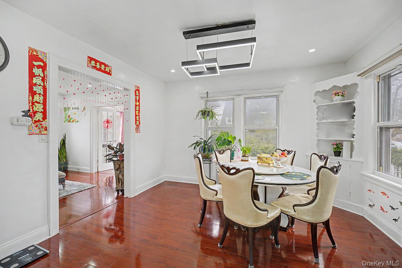 11 Baker Hill Road Great Neck, NY 11023 - Photo 8 of 29