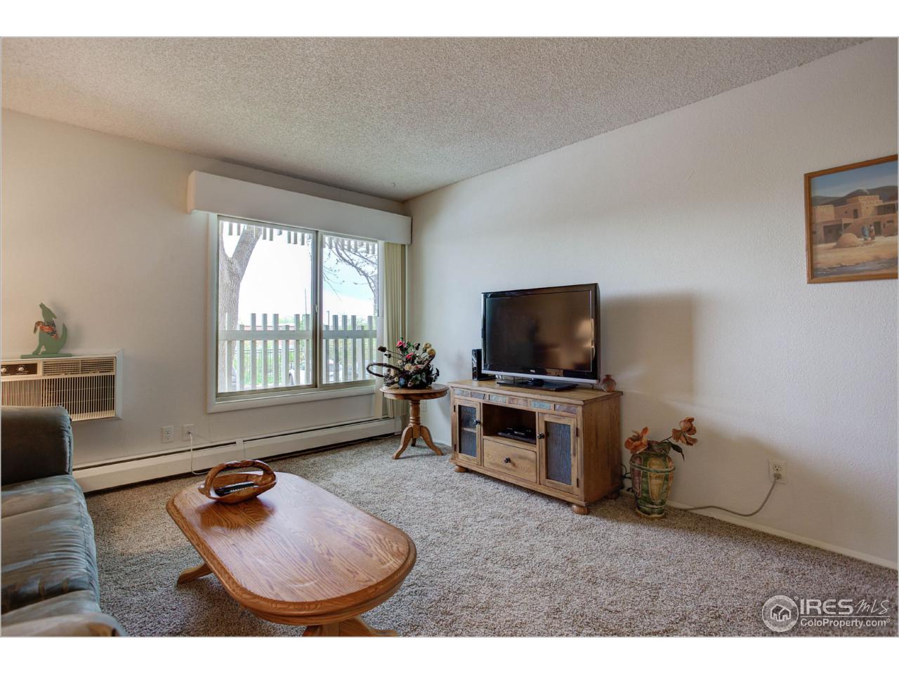 2707 Valmont Road, Unit 202 Boulder, CO 80304 - Photo 4 of 9 LIVING ROOM