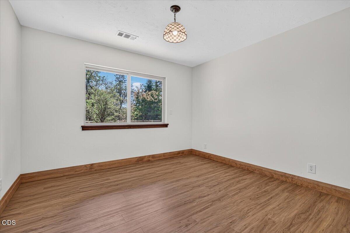 3583 Ross Lane Central Point, OR 97502 - Photo 28 of 49 Gallery Image 28