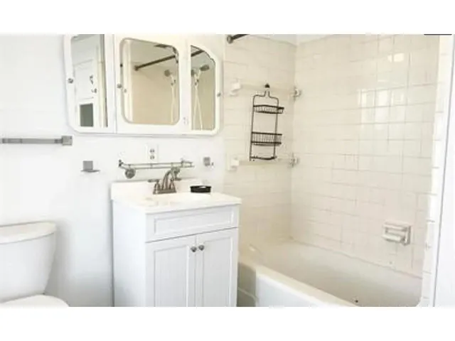 $895,000 | 230 North Street, Burlington, VT 05401