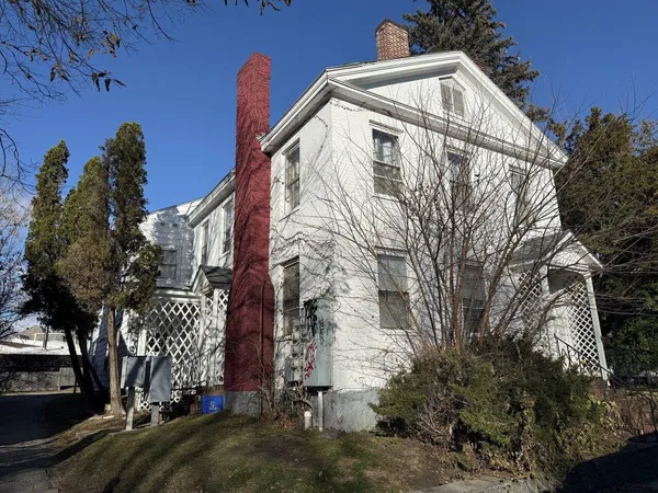 $850,000 | 230 North Street, Burlington, VT 05401