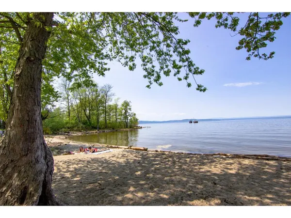 $850,000 | 230 North Street, Burlington, VT 05401