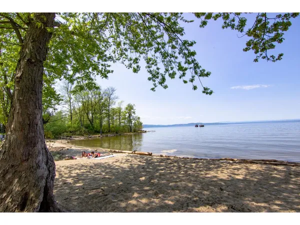 $850,000 | 230 North Street, Burlington, VT 05401