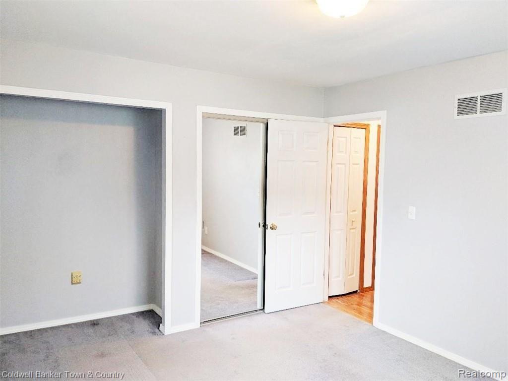 44488 Hanford Road Canton, MI 48187 - Photo 5 of 25