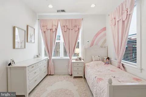 $995,000 | 3913 Cranes Bill Court, Rockville, MD 20852