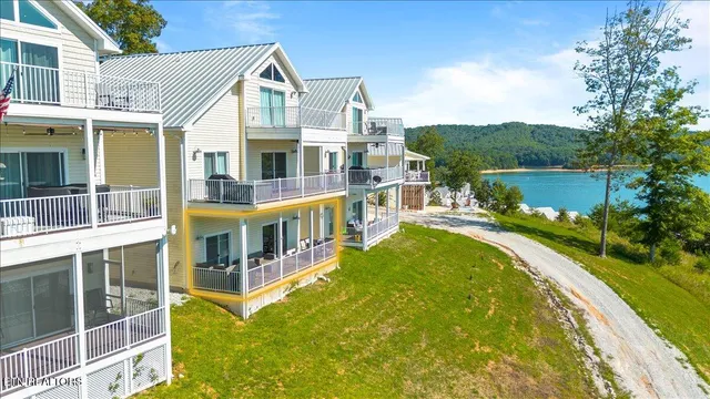 $450,000 | 195 North Deer Vlg Lane, Unit B, La Follette, TN 37766