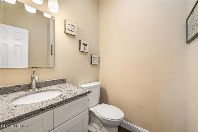 $450,000 | 195 North Deer Vlg Lane, Unit B, La Follette, TN 37766