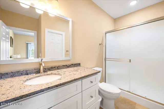 $450,000 | 195 North Deer Vlg Lane, Unit B, La Follette, TN 37766