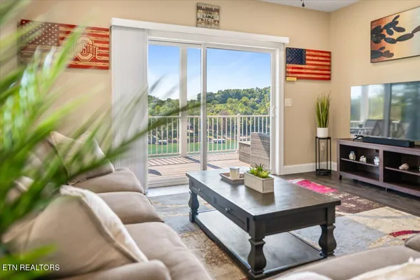 $450,000 | 195 North Deer Vlg Lane, Unit B, La Follette, TN 37766