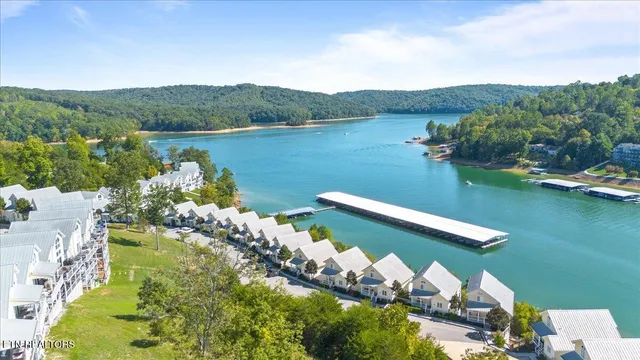 $450,000 | 195 North Deer Vlg Lane, Unit B, La Follette, TN 37766