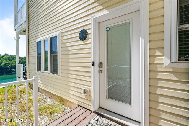 $450,000 | 195 North Deer Vlg Lane, Unit B, La Follette, TN 37766