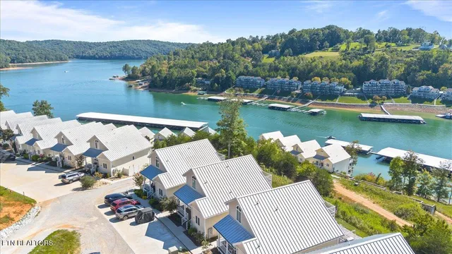 $450,000 | 195 North Deer Vlg Lane, Unit B, La Follette, TN 37766