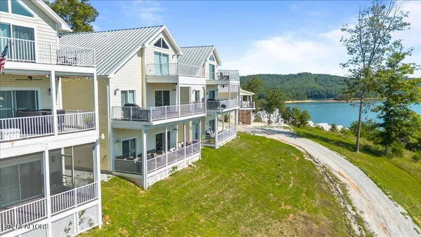 $450,000 | 195 North Deer Vlg Lane, Unit B, La Follette, TN 37766