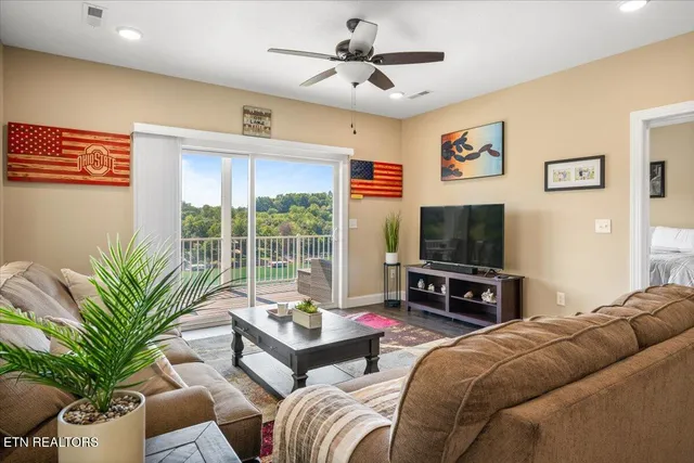 $450,000 | 195 North Deer Vlg Lane, Unit B, La Follette, TN 37766