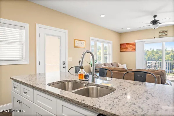 $450,000 | 195 North Deer Vlg Lane, Unit B, La Follette, TN 37766