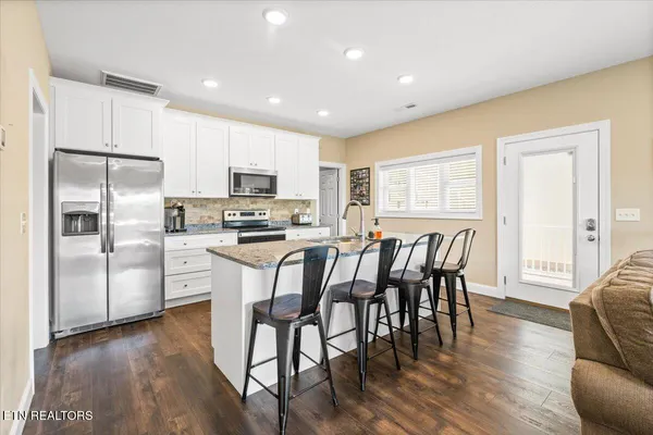 $450,000 | 195 North Deer Vlg Lane, Unit B, La Follette, TN 37766