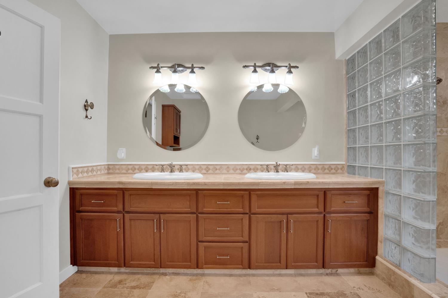 741 East Rialto Avenue Fresno, CA 93704 - Photo 16 of 33