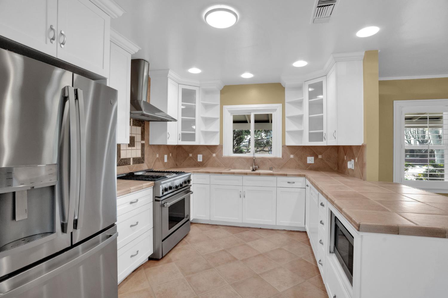 741 East Rialto Avenue Fresno, CA 93704 - Photo 23 of 33