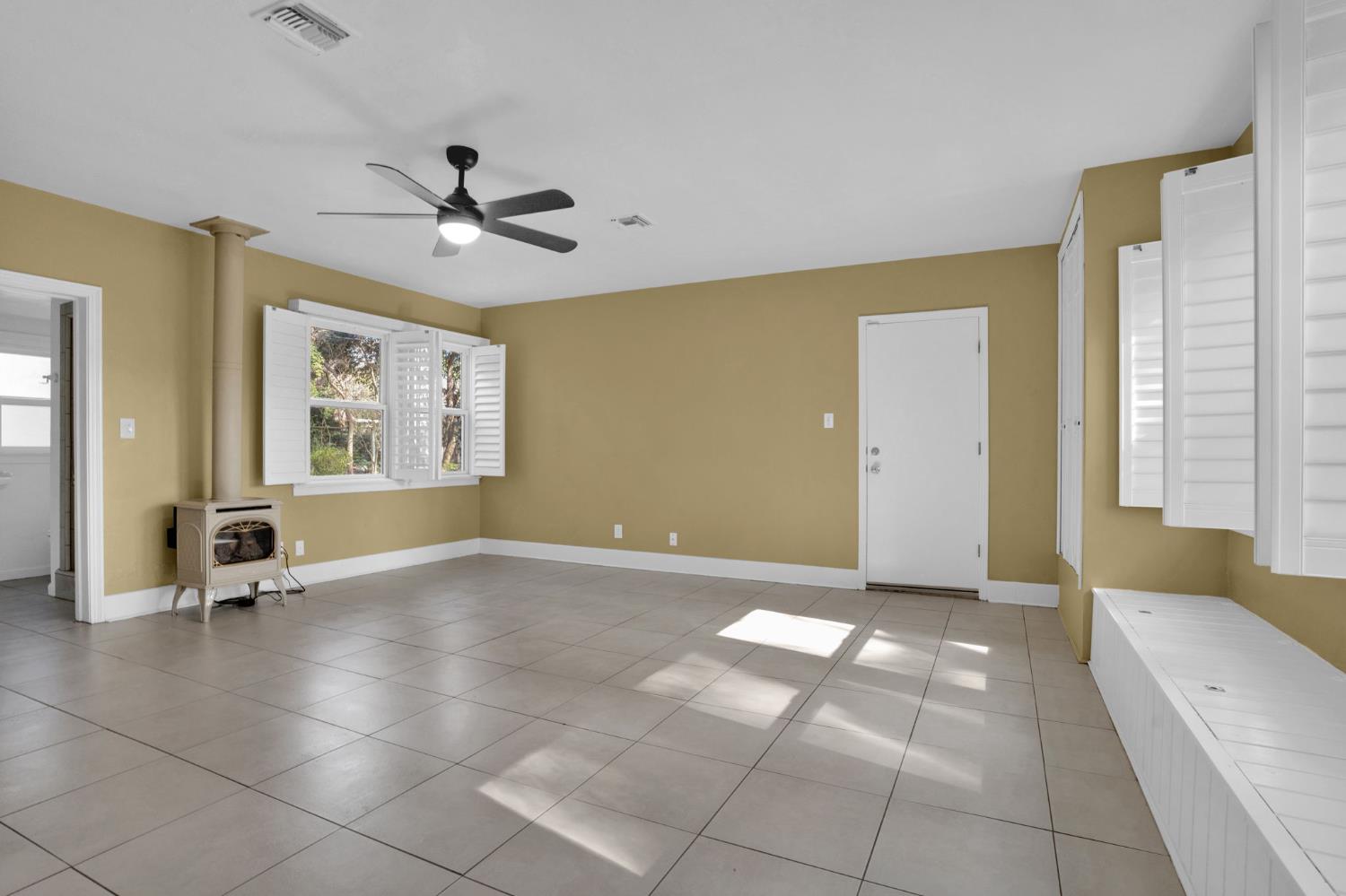 741 East Rialto Avenue Fresno, CA 93704 - Photo 28 of 33