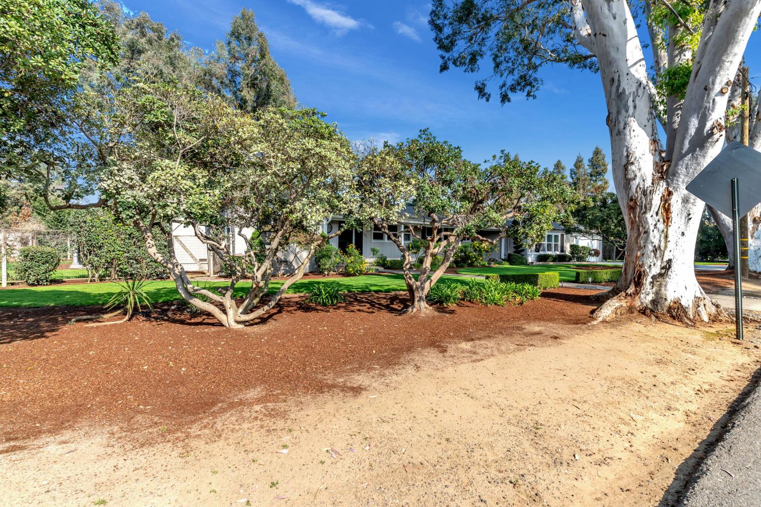 741 East Rialto Avenue Fresno, CA 93704 - Photo 4 of 33