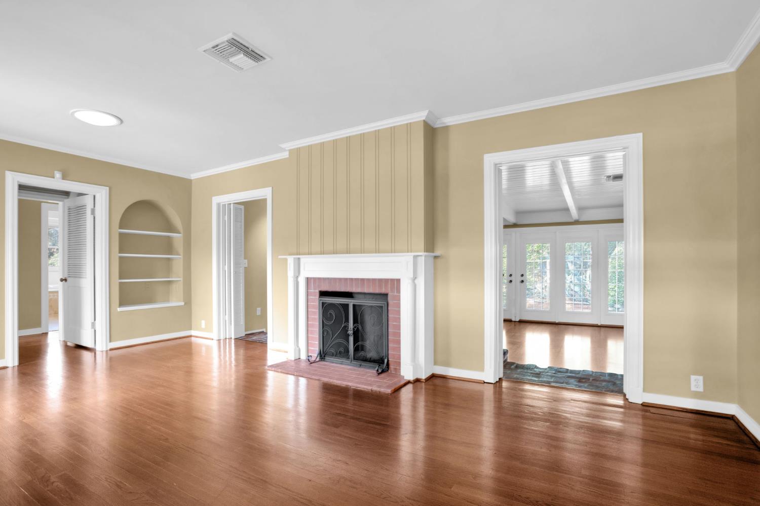 741 East Rialto Avenue Fresno, CA 93704 - Photo 8 of 33