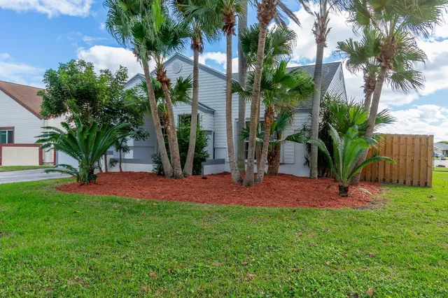 $2,750 | 5507 Pebble Brook Lane, Boynton Beach, FL 33472