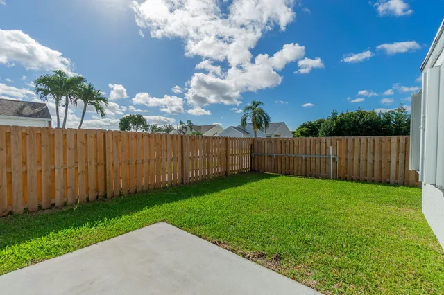 $2,750 | 5507 Pebble Brook Lane, Boynton Beach, FL 33472