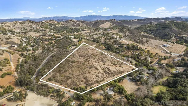 $450,000 | 1390 Little Gopher Canyon Road, Vista, CA 92084