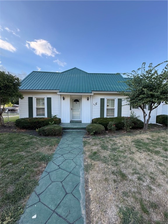 301 West Street Georgetown, IL 61846 - Photo 1 of 34