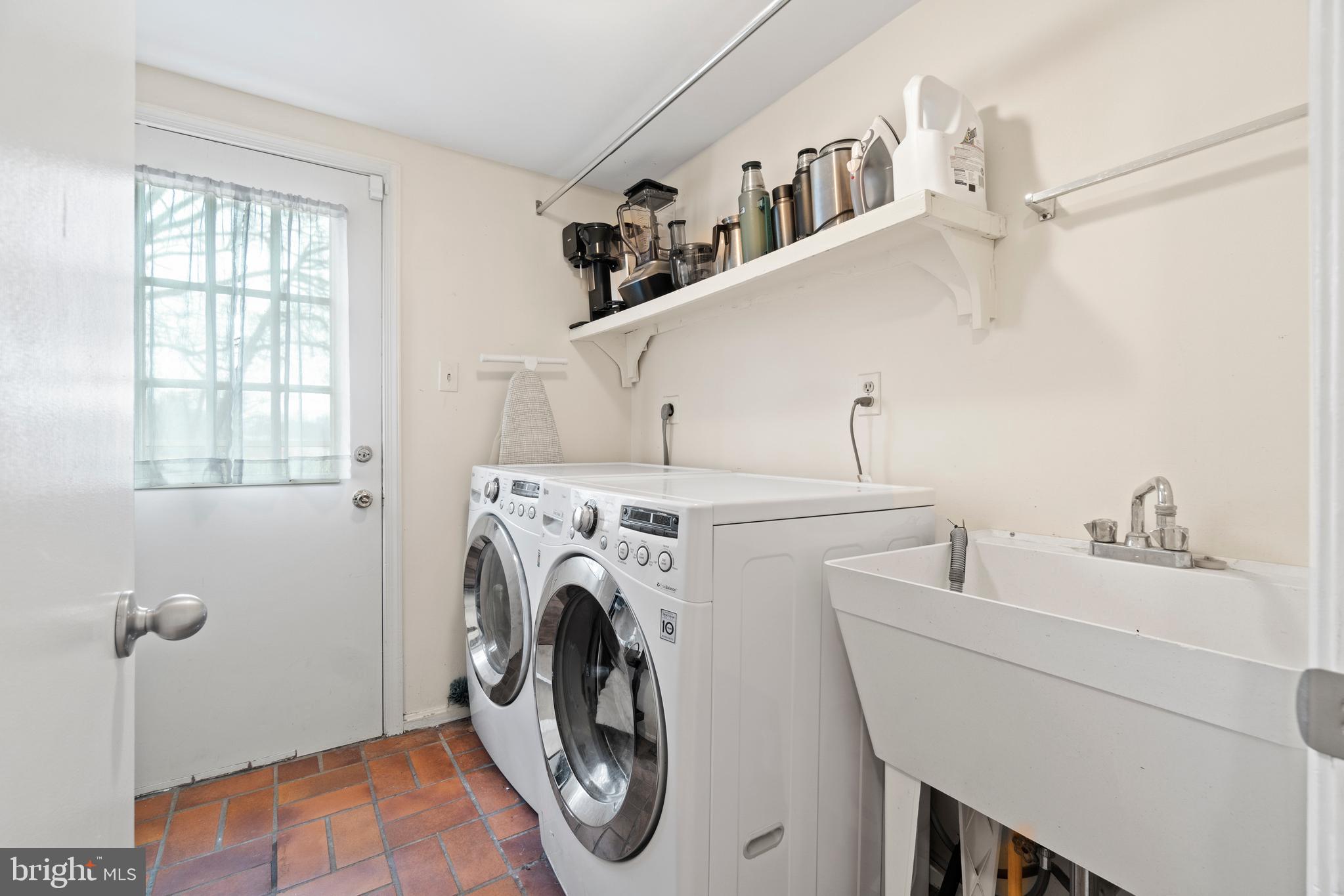 2019 Soapstone Drive Reston, VA 20191 - Photo 15 of 35