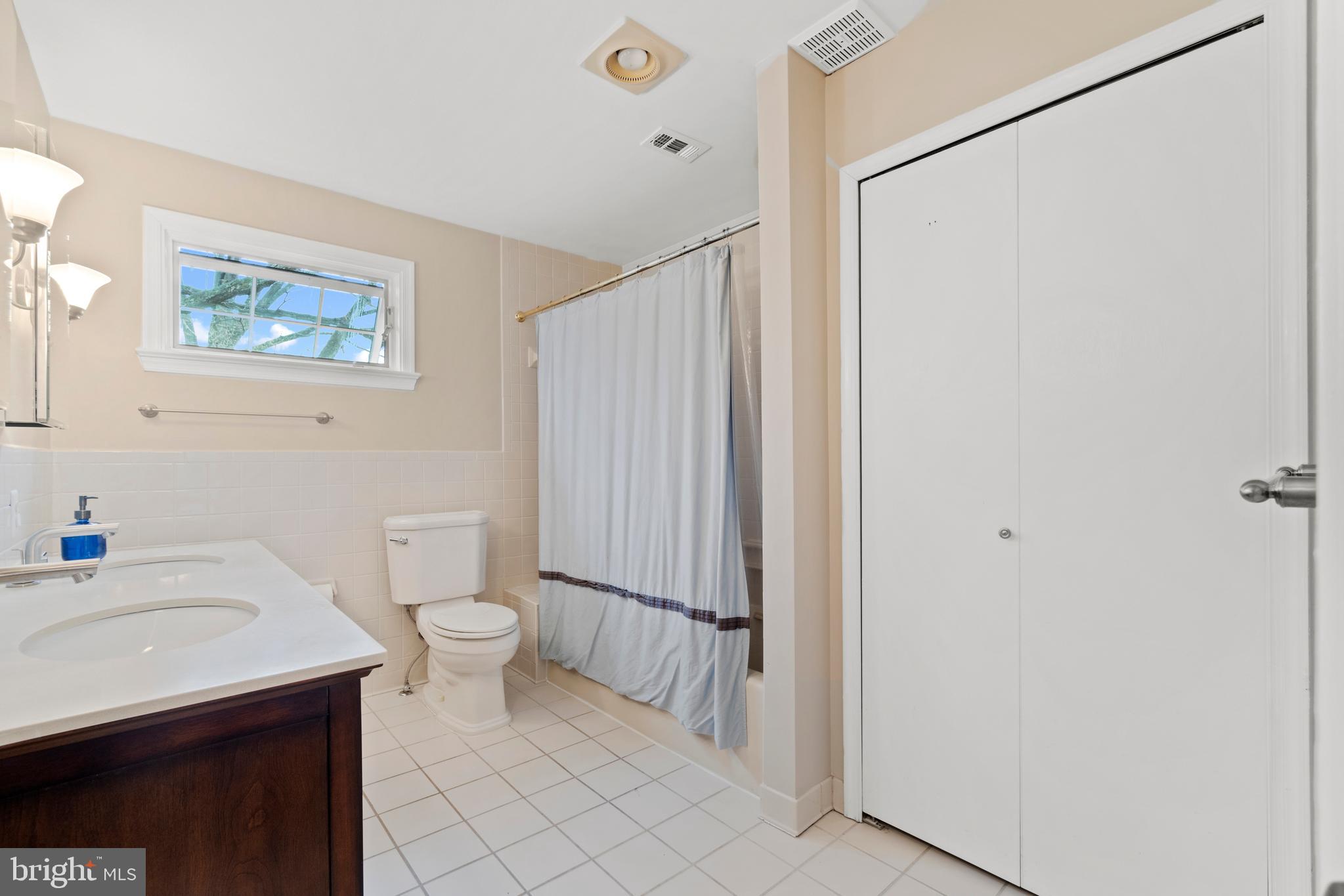 2019 Soapstone Drive Reston, VA 20191 - Photo 19 of 35