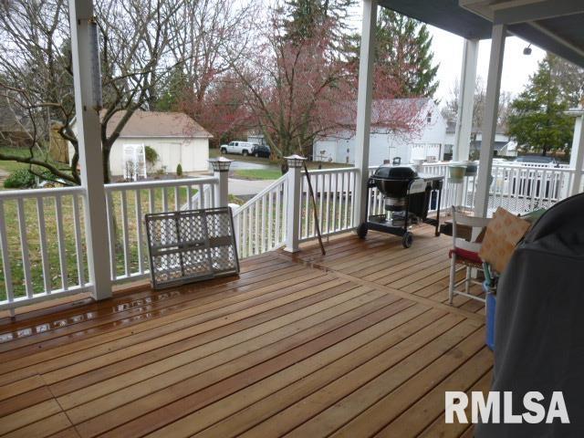 231 North Webster Avenue Jacksonville, IL 62650 - Photo 4 of 26