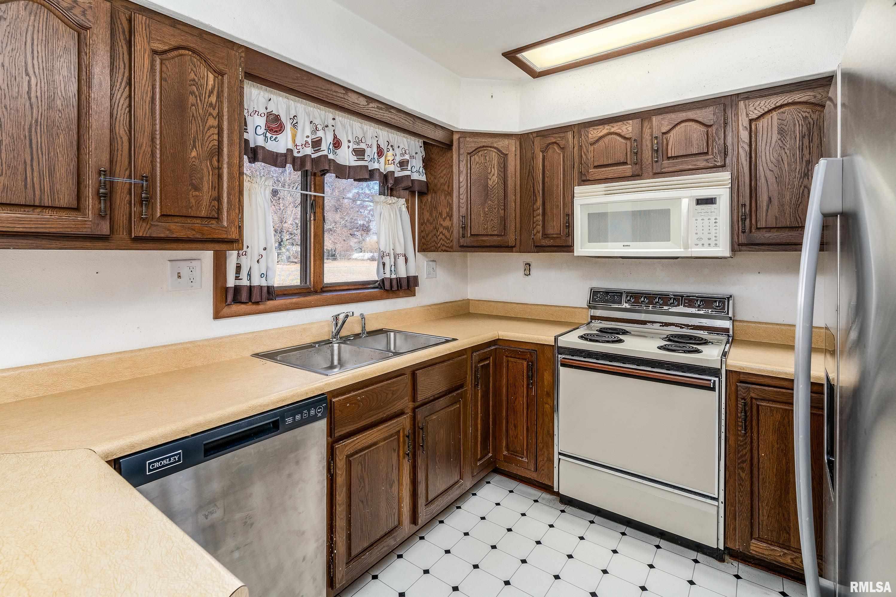 516 South Safford Street Christopher, IL 62822 - Photo 14 of 36