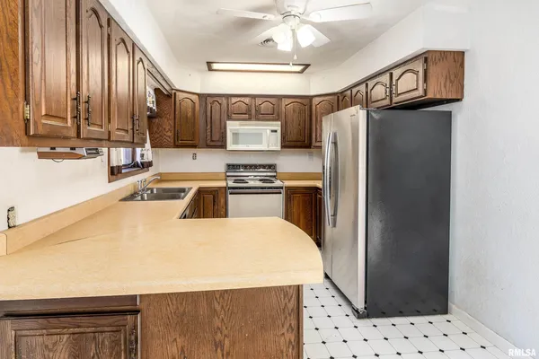 $132,000 | 516 South Safford Street, Christopher, IL 62822