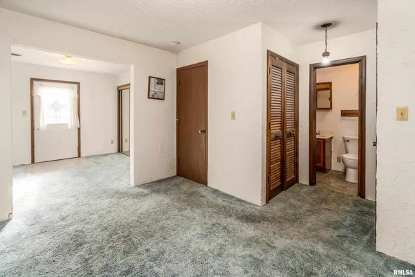 $132,000 | 516 South Safford Street, Christopher, IL 62822